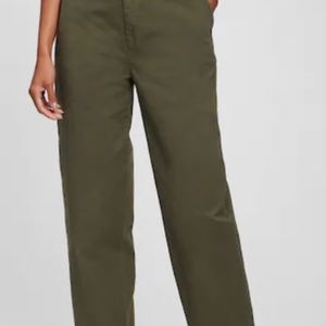 GAP Women’s Straight Up Khaki Pants
